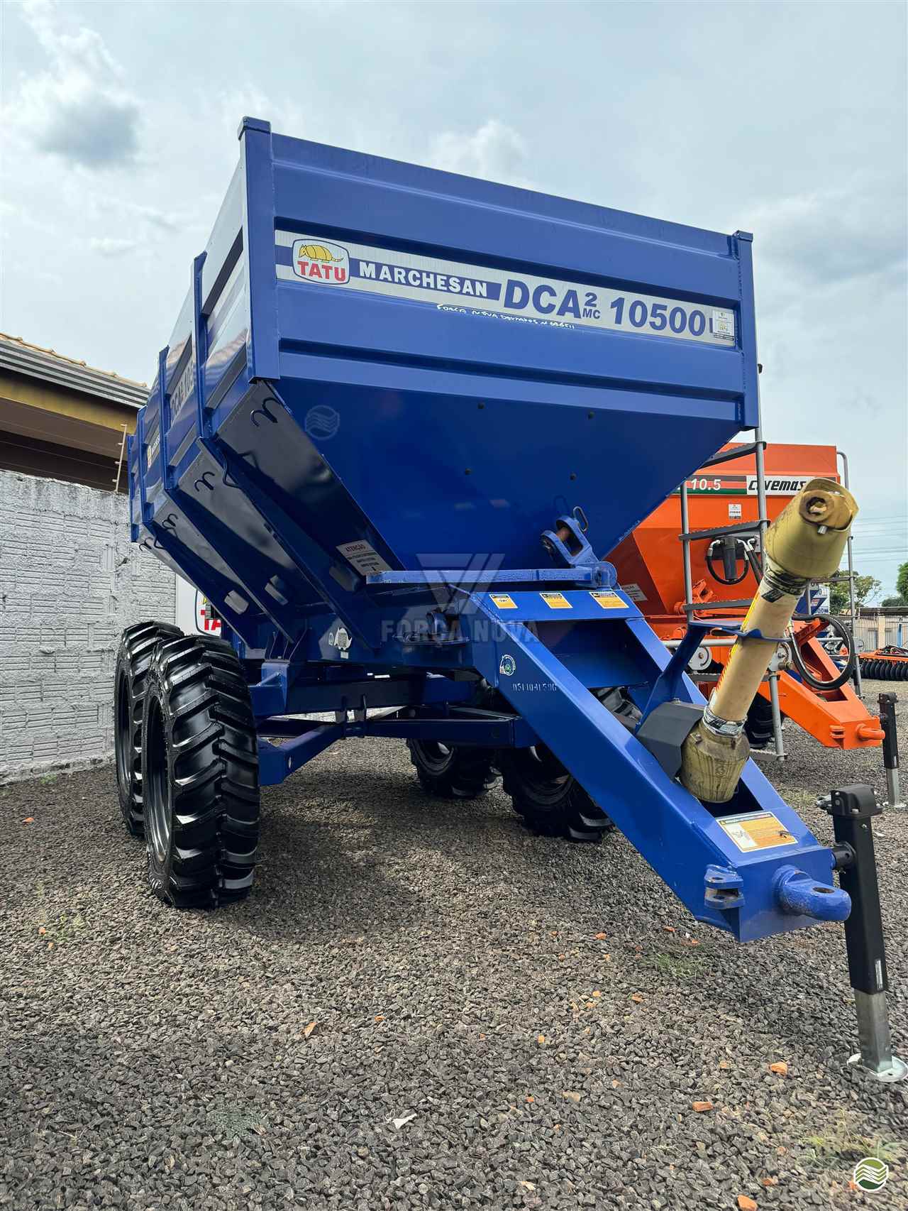 IMPLEMENTOS AGRICOLAS DISTRIBUIDOR DISTRIBUIDOR 10000 Força Nova Agrícola DOURADOS MATO GROSSO DO SUL MS